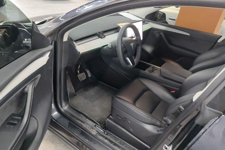 Used Tesla Model Y 2024 Rear-Wheel-Drive Version Driver Seat