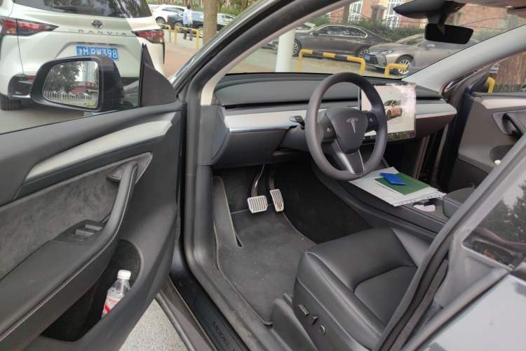 Used Tesla Model Y 2024 Rear-Wheel-Drive Version Driver Seat