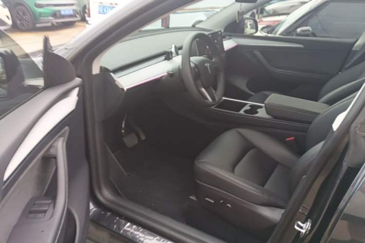 Used Tesla Model Y 2024 Rear-Wheel-Drive Version Driver Seat