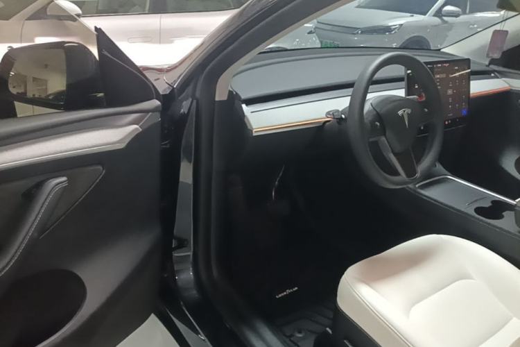 Used Tesla Model Y 2024 Rear-Wheel-Drive Version Driver Seat