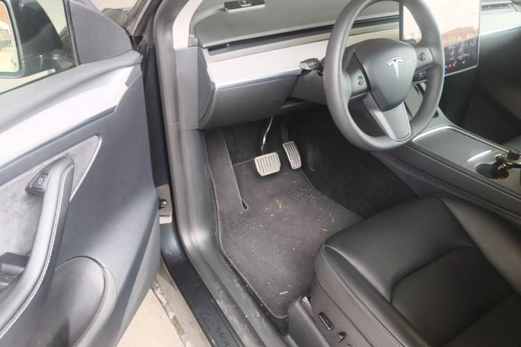 Used Tesla Model Y 2024 Rear-Wheel-Drive Version Driver Seat