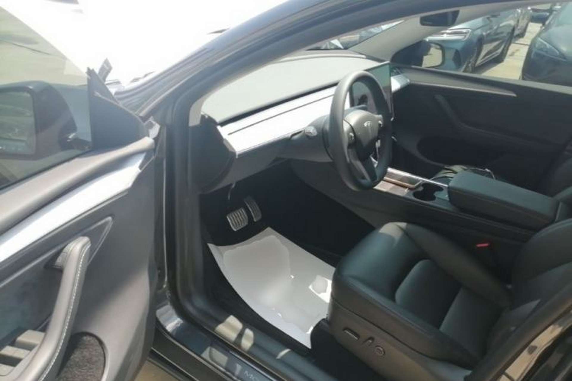 Used Tesla Model Y 2024 Long-Range All-Wheel-Drive Version Driver Seat