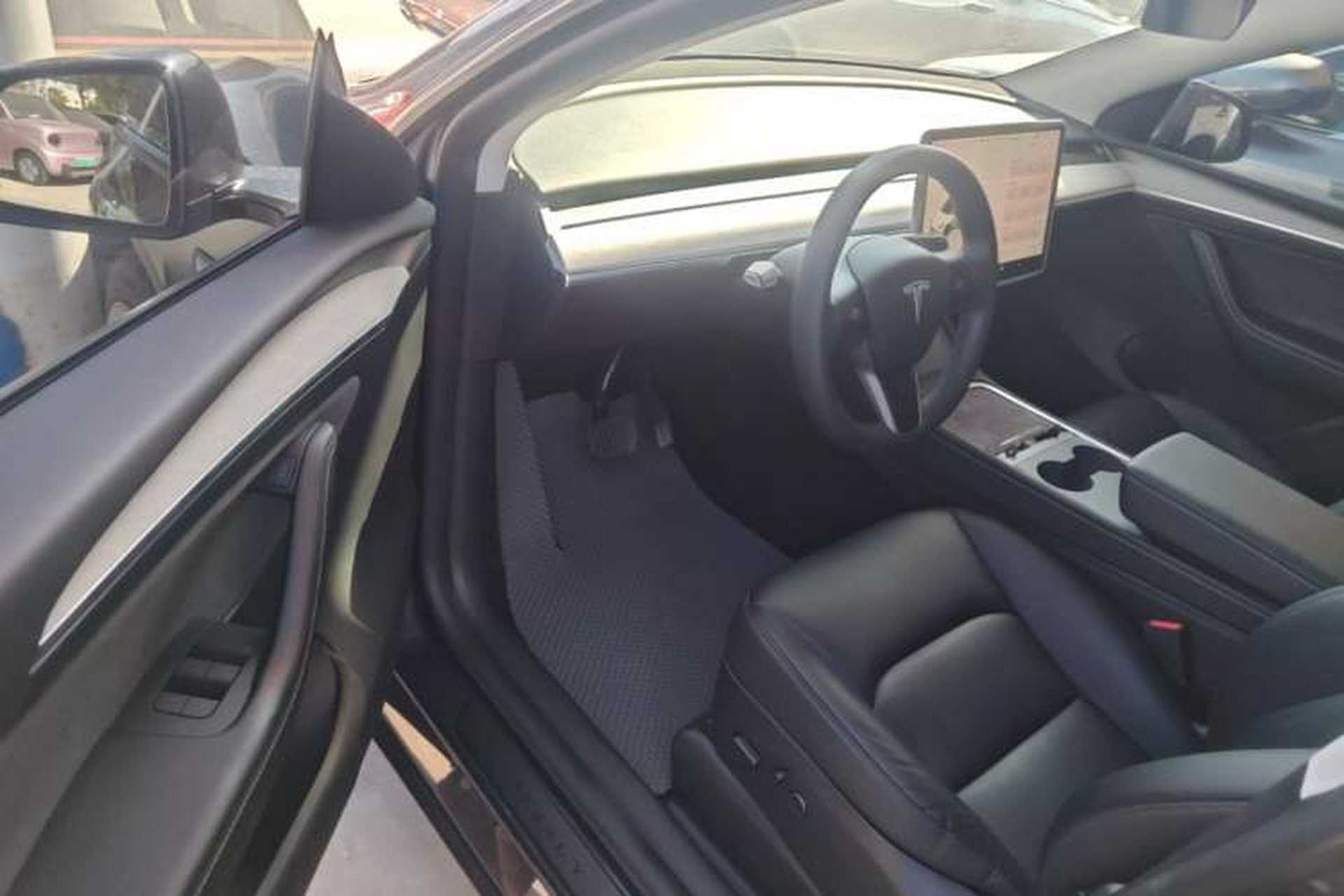 Used Tesla Model Y 2024 Rear-Wheel-Drive Version Driver Seat