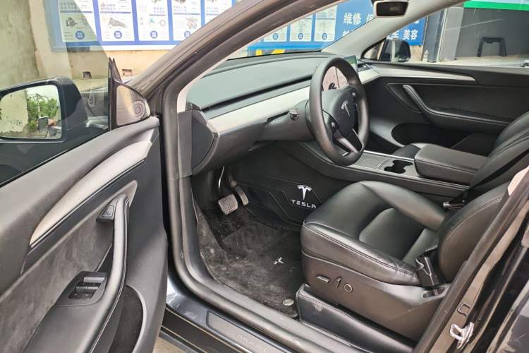 Used Tesla Model Y 2024 Rear-Wheel-Drive Version Driver Seat