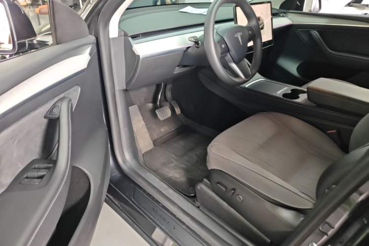 Used Tesla Model Y 2024 Rear-Wheel-Drive Version Driver Seat