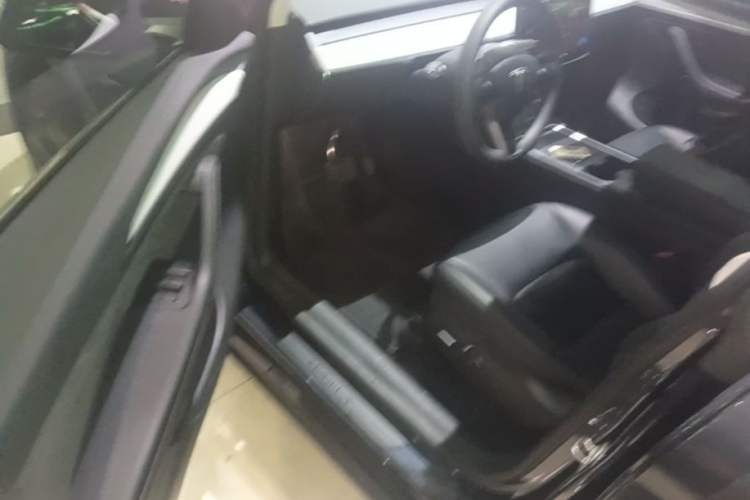 Used Tesla Model Y 2024 Rear-Wheel-Drive Version Driver Seat