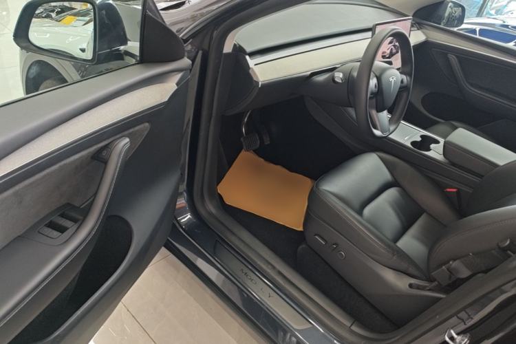 Used Tesla Model Y 2024 Rear-Wheel-Drive Version Driver Seat