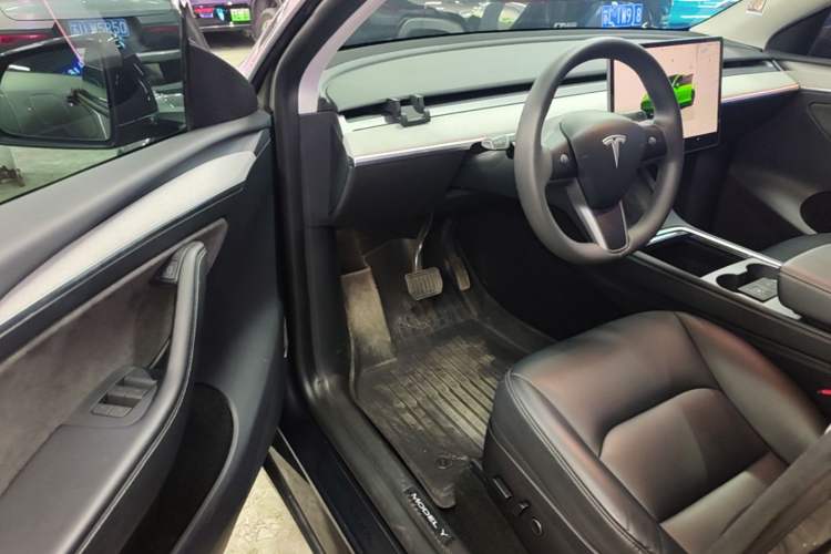 Used Tesla Model Y 2024 Rear-Wheel-Drive Version Driver Seat