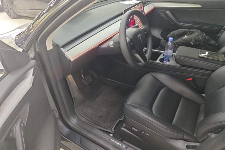 Used Tesla Model Y 2024 Rear-Wheel-Drive Version Driver Seat