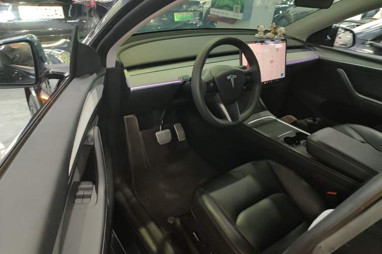 Used Tesla Model Y 2024 Rear-Wheel-Drive Version Driver Seat