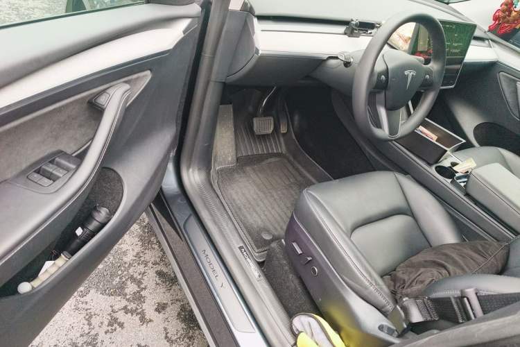 Used Tesla Model Y 2024 Rear-Wheel-Drive Version Driver Seat