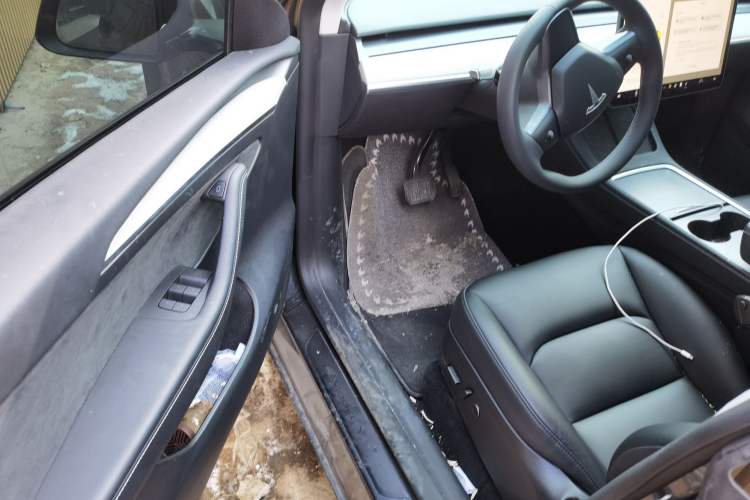 Used Tesla Model Y 2024 Rear-Wheel-Drive Version Driver Seat