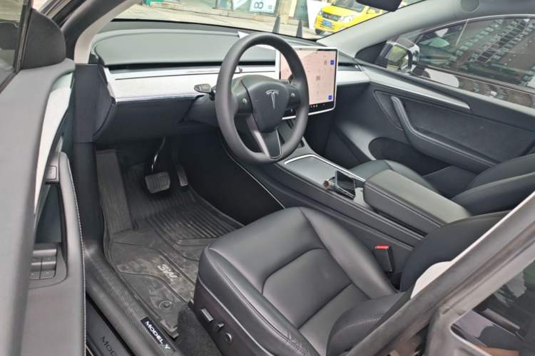 Used Tesla Model Y 2024 Rear-Wheel-Drive Version Driver Seat