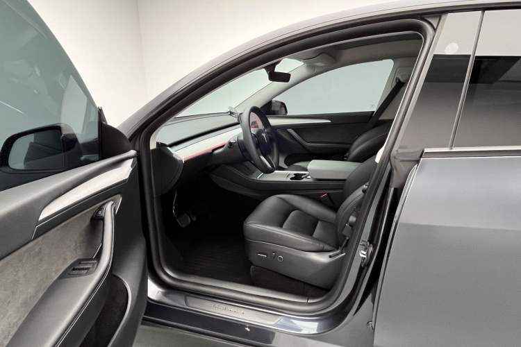 Used Tesla Model Y 2024 Rear-Wheel-Drive Version Driver Seat