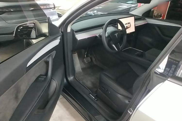 Used Tesla Model Y 2024 Long-Range All-Wheel-Drive Version Driver Seat