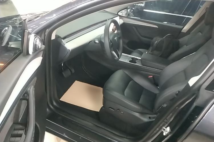 Used Tesla Model Y 2024 Long-Range All-Wheel-Drive Version Driver Seat