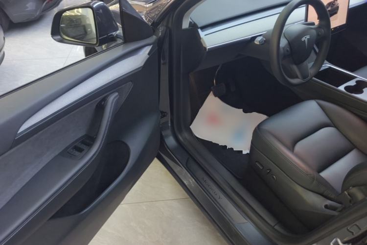 Used Tesla Model Y 2024 Rear-Wheel-Drive Version Driver Seat