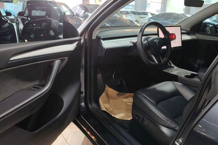 Used Tesla Model Y 2024 Rear-Wheel-Drive Version Driver Seat