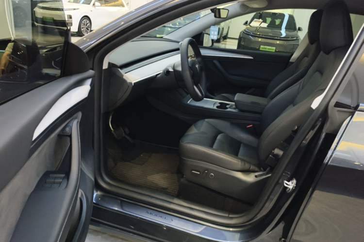 Used Tesla Model Y 2024 Rear-Wheel-Drive Version Driver Seat