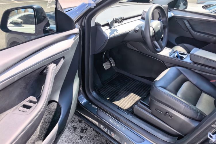 Used Tesla Model Y 2024 Rear-Wheel-Drive Version Driver Seat