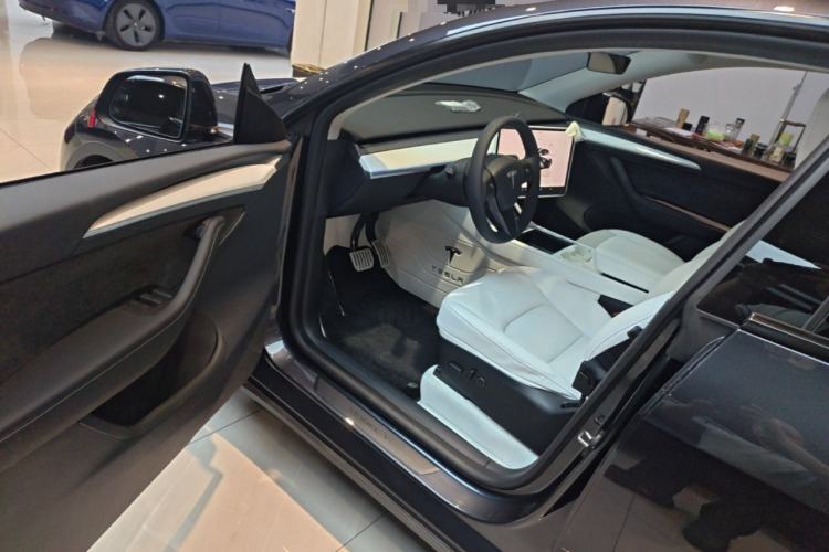 Used Tesla Model Y 2024 Rear-Wheel-Drive Version Driver Seat