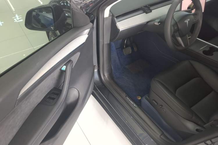 Used Tesla Model Y 2024 Rear-Wheel-Drive Version Driver Seat
