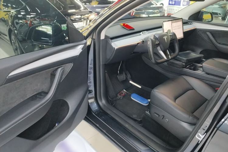 Used Tesla Model Y 2024 Long-Range All-Wheel-Drive Version Driver Seat