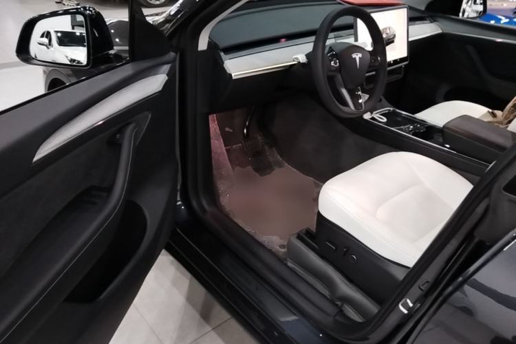 Used Tesla Model Y 2024 Long-Range All-Wheel-Drive Version Driver Seat