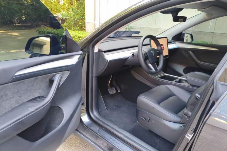 Used Tesla Model Y 2024 Rear-Wheel-Drive Version Driver Seat