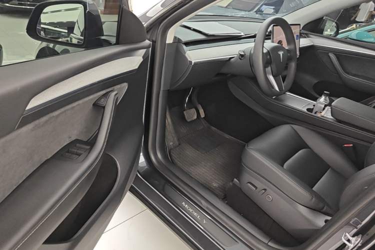 Used Tesla Model Y 2024 Rear-Wheel-Drive Version Driver Seat
