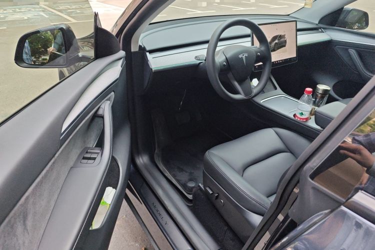 Used Tesla Model Y 2024 Rear-Wheel-Drive Version Driver Seat