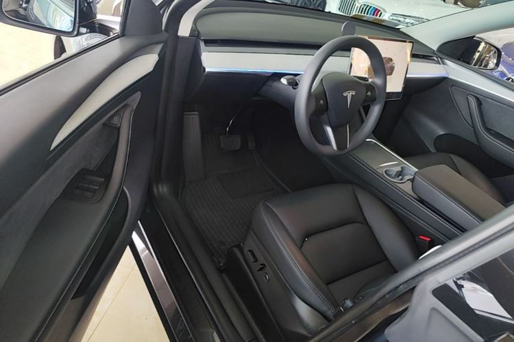 Used Tesla Model Y 2024 Long-Range All-Wheel-Drive Version Driver Seat