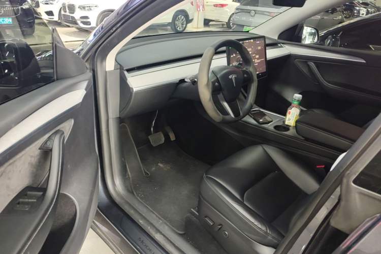 Used Tesla Model Y 2024 Rear-Wheel-Drive Version Driver Seat