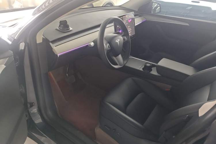 Used Tesla Model Y 2024 Rear-Wheel-Drive Version Driver Seat
