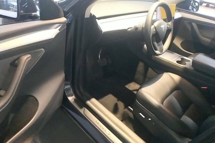 Used Tesla Model Y 2024 Rear-Wheel-Drive Version Driver Seat