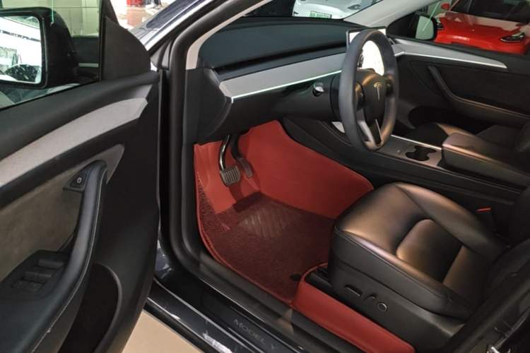 Used Tesla Model Y 2024 Rear-Wheel-Drive Version Driver Seat