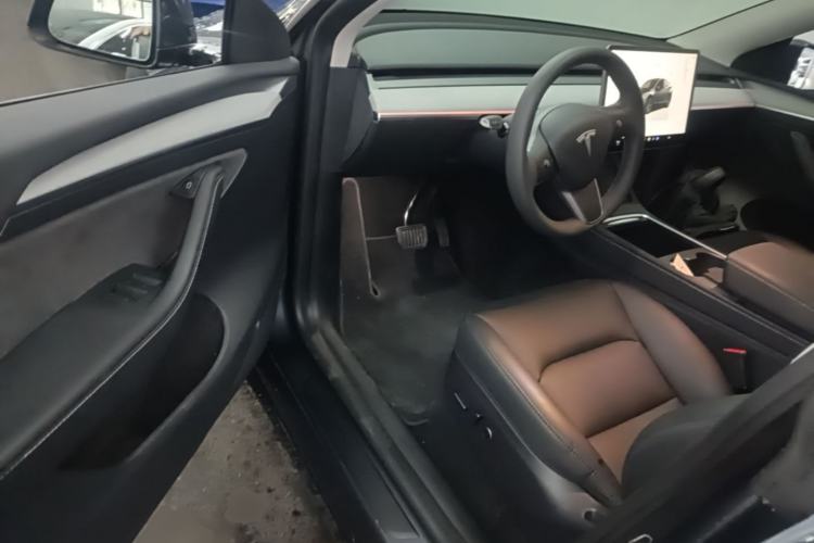 Used Tesla Model Y 2024 Long-Range All-Wheel-Drive Version Driver Seat