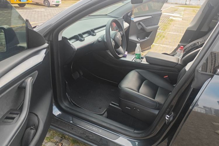 Used Tesla Model Y 2024 Rear-Wheel-Drive Version Driver Seat