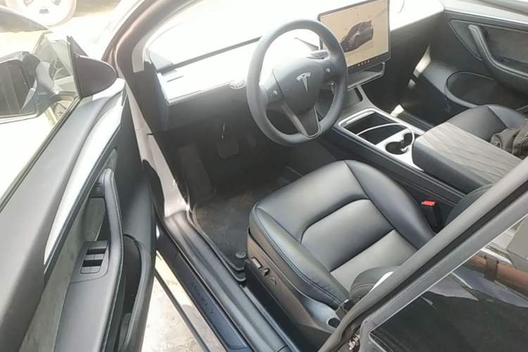 Used Tesla Model Y 2024 Rear-Wheel-Drive Version Driver Seat