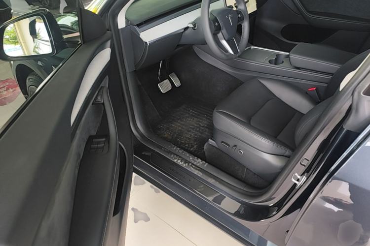 Used Tesla Model Y 2024 Rear-Wheel-Drive Version Driver Seat