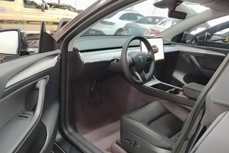 Used Tesla Model Y 2024 Long-Range All-Wheel-Drive Version Driver Seat