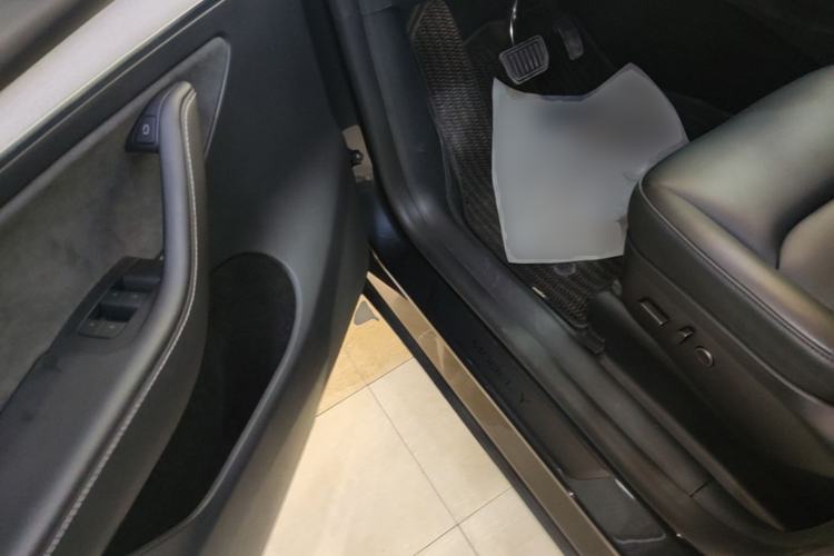 Used Tesla Model Y 2024 Rear-Wheel-Drive Version Driver Seat