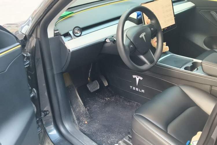Used Tesla Model Y 2024 Long-Range All-Wheel-Drive Version Driver Seat