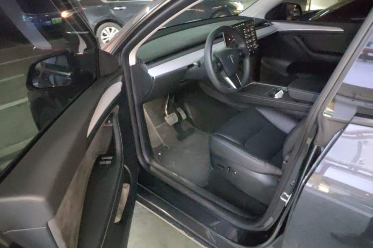 Used Tesla Model Y 2024 Rear-Wheel-Drive Version Driver Seat