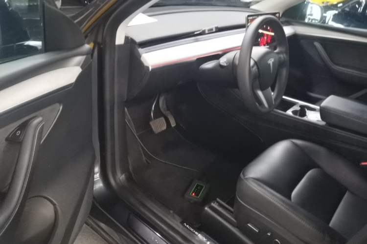 Used Tesla Model Y 2024 Rear-Wheel-Drive Version Driver Seat