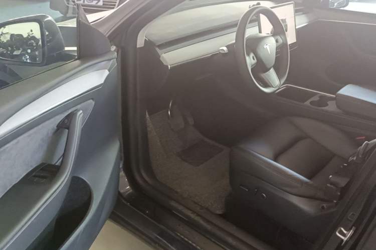 Used Tesla Model Y 2024 Rear-Wheel-Drive Version Driver Seat