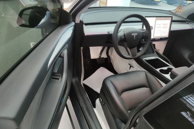 Used Tesla Model Y 2024 Long-Range All-Wheel-Drive Version Driver Seat