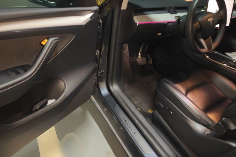 Used Tesla Model Y 2024 Long-Range All-Wheel-Drive Version Driver Seat