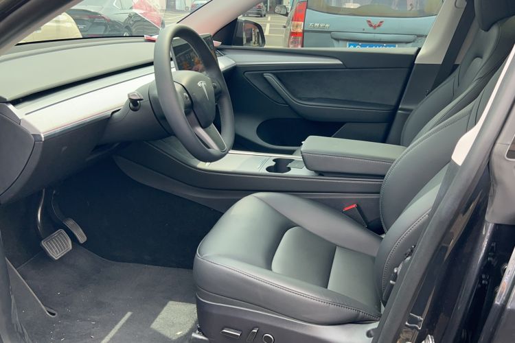 Used Tesla Model Y 2024 Long-Range All-Wheel-Drive Version Driver Seat
