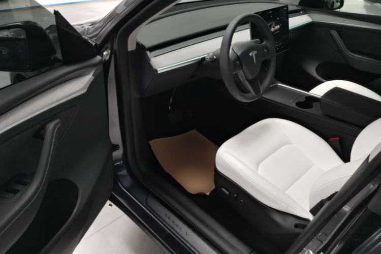 Used Tesla Model Y 2024 Rear-Wheel-Drive Version Driver Seat